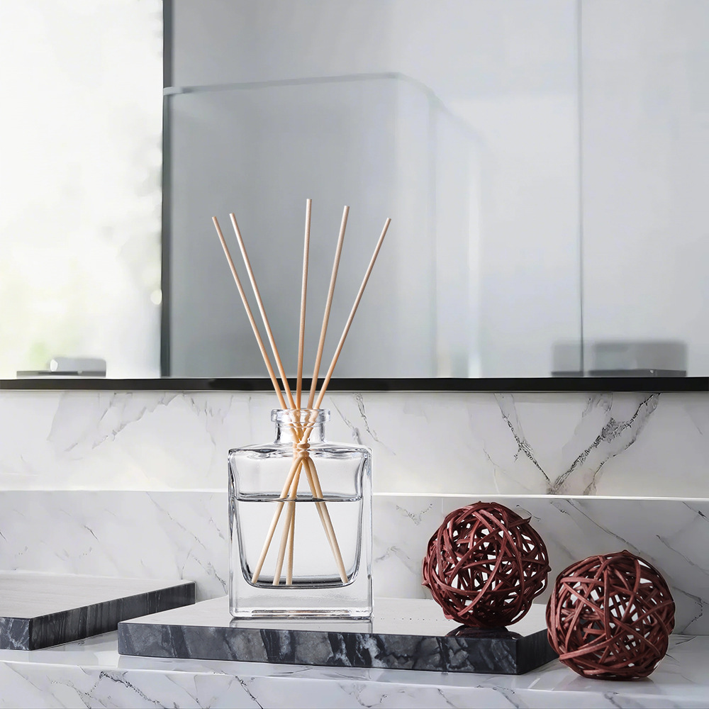زجاجة عطرية زجاجية مربعة بسيطة - مراجعة Home Fragrance Japan وسعره
